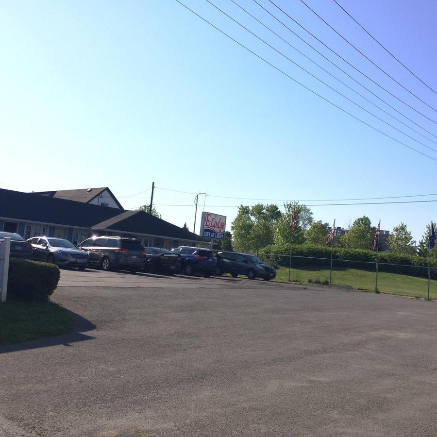 E-Lodge Motel Niagarawatervallen Buitenkant foto